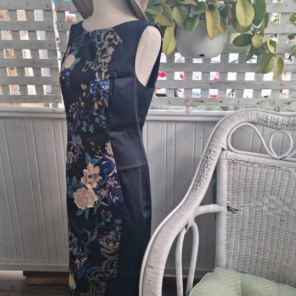 Floral satin look dress - Picture 3 of 5